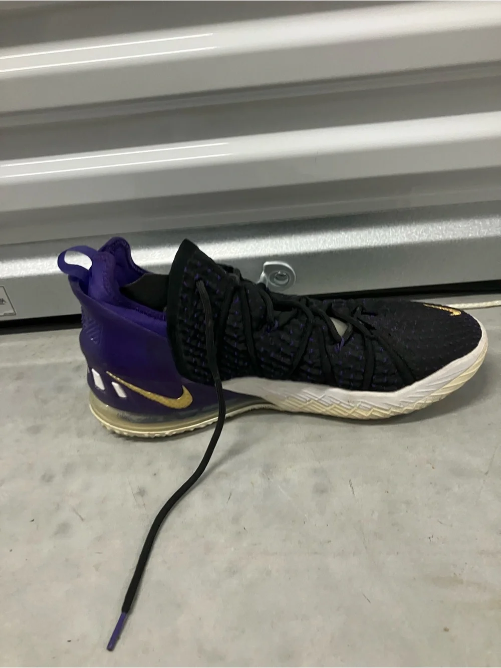 Nike Lebron 18 Lakers